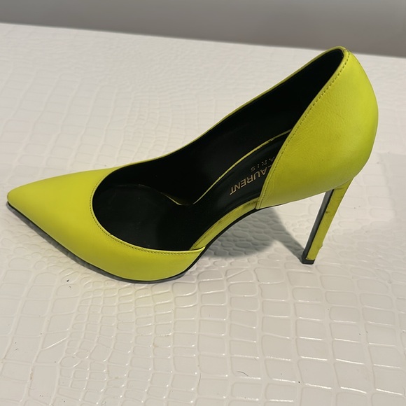 I’m selling used pair of ysl neon yellow heels that have been used about 5 times - Picture 3 of 5